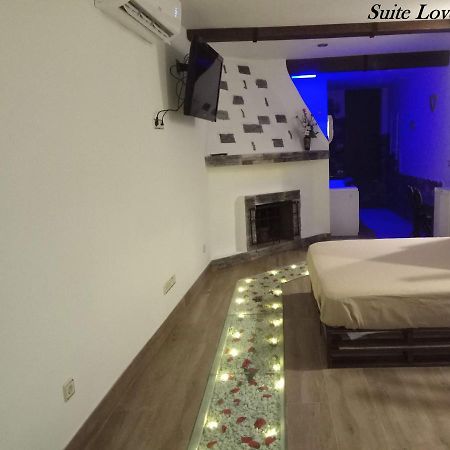 Uceda Suite Love Jacuzzi מראה חיצוני תמונה